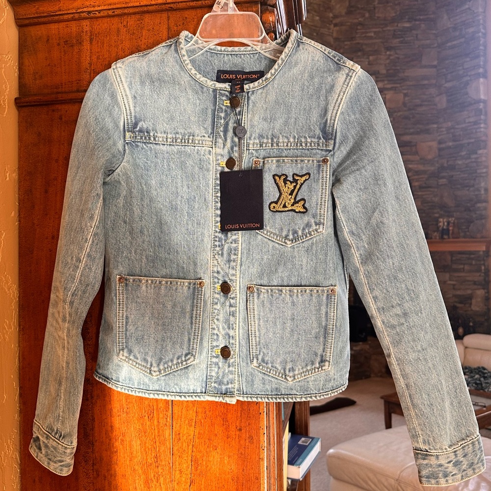 LV Light Blue Short Denim Jacket - Picture 4 of 10